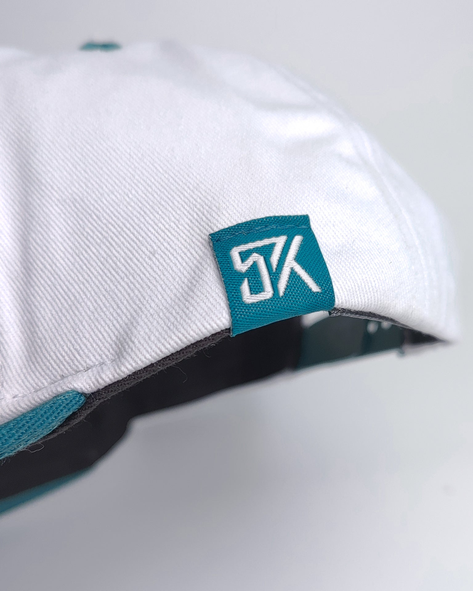 Snapback Cap | SK II | WHITE