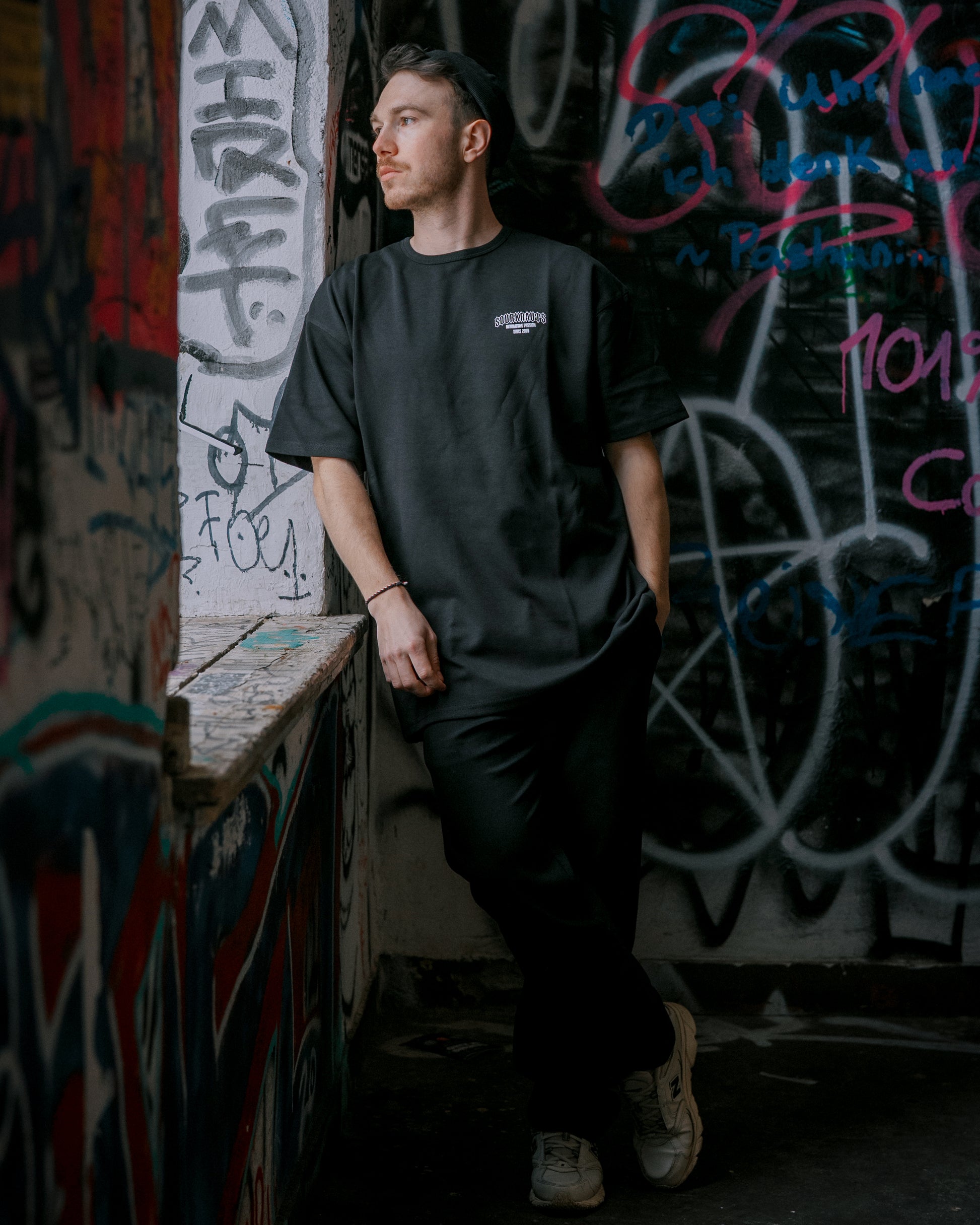 Oversized | T-Shirt | Spikes | Black