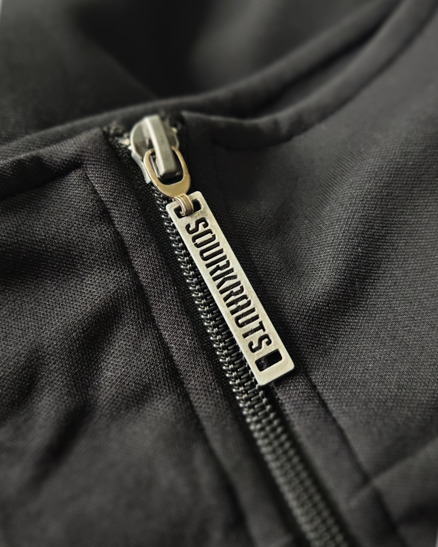 Track Club Jacke | SRKRTS | Schwarz